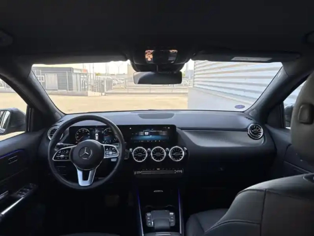 Mercedes Gla 200 progressive line — photo 11