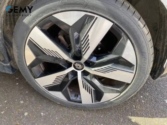 Renault Megane e-tech ev60 220 ch optimum charge — photo 11