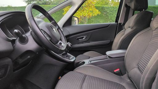 Renault Grand Scenic 1.7 Blue dCi 120 - Zen – 2019 – 151381 km – Diesel – Boîte Manuelle — photo 9