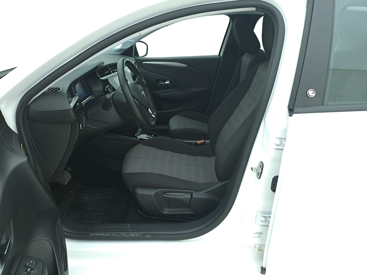 Opel Corsa — photo 11