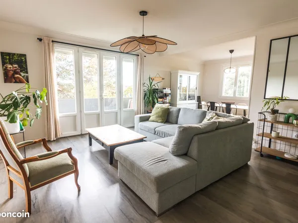 Appartement 80 m2, 2 chambres, centre de Saint Sebastien sur Loire