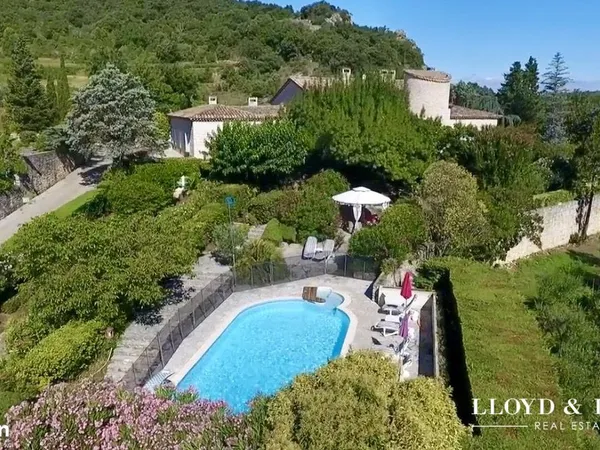 Propriété 14 pièces 522 m²