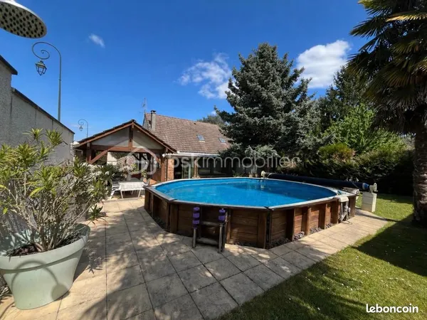 Maison 8 pièces 198 m²