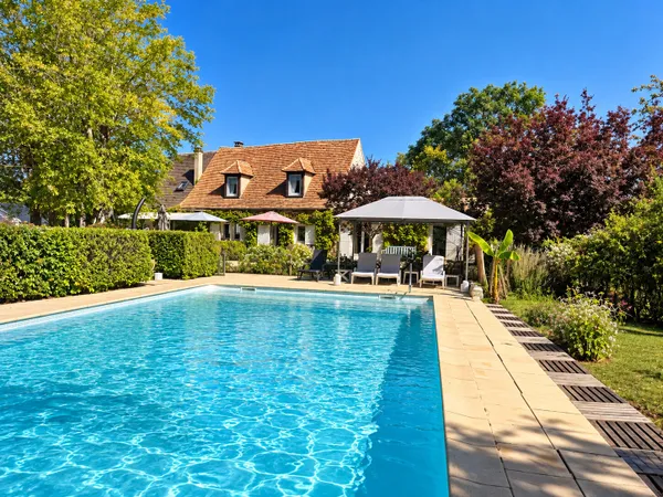 Périgourdine 150 m2, piscine, beau parc de 5180m2