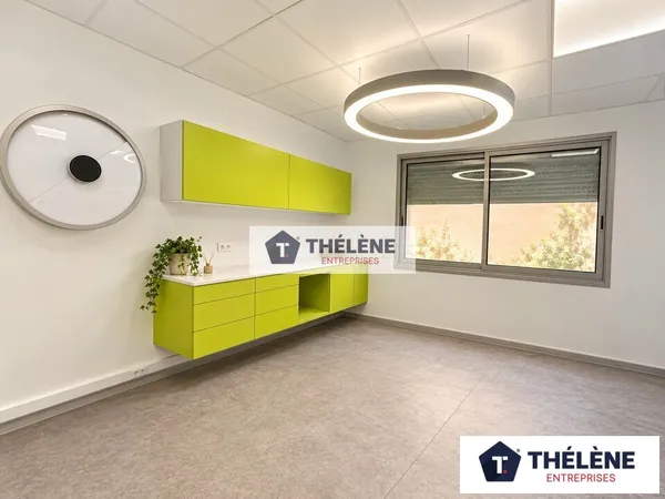 Local professionnel 235 m²