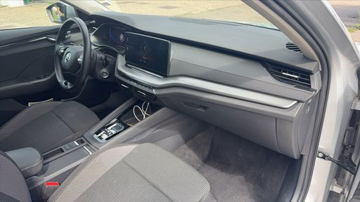 Skoda Octavia 1.5 eTSI 150 DSG7 - Business – 2023 – 156283 km – Hybride essence – Boîte Automatique — photo 41