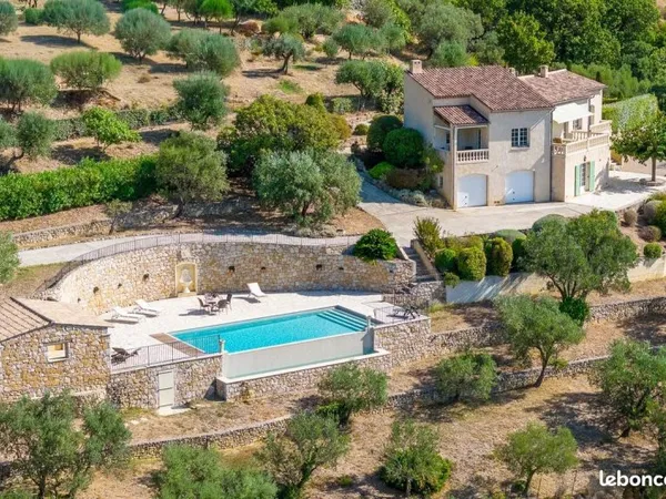 Villa 6 pièces 192 m²