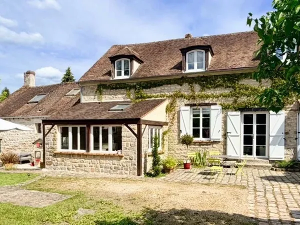 PROPRIÉTÉ DE CHARME 132 M². 3 CHAMBRES