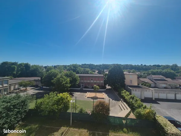 Appt T2 (47 m² hab) avec grand balcon
