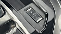 Peugeot 3008 HYBRID 225ch Roadtrip e-EAT8 — photo 18