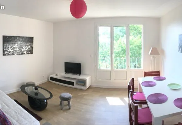 F3 meublé avec balcon dans résidence sécurisée avec parking