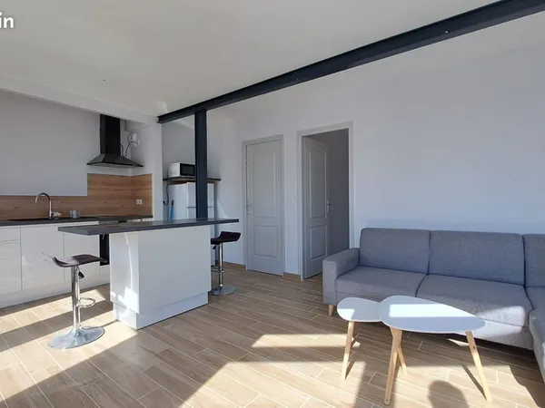 Appartement meublé à proximité du centre de Châteauroux refait à neuf