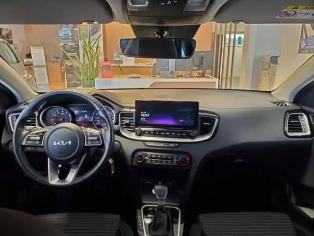 Kia Ceed 1.5 t-gdi 160ch active dct7 — photo 15