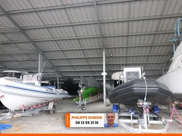 HANGAR 1000M² SUR TERRAIN DE 2500M² à vendre PORT DES BARQUES (17)