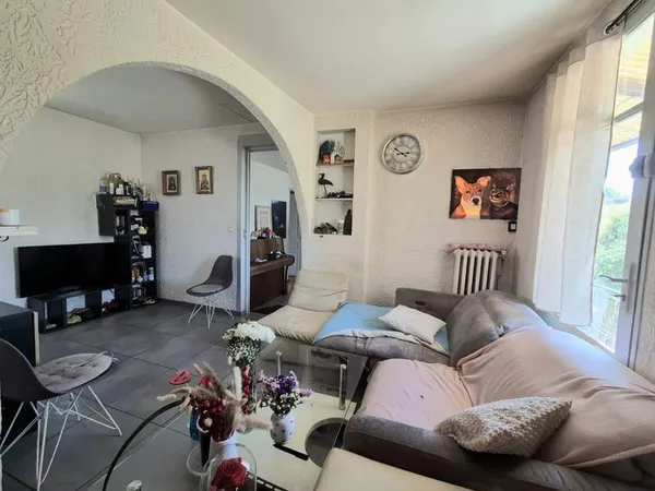 CAGNES-SUR-MER - MAISON DE PLAIN PIED - TERRAIN PLAT DE 800m²