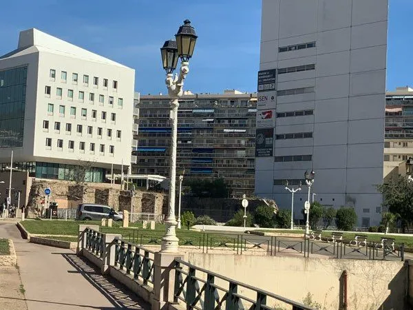 A 300 m de l'ISEN et de la faculté de droit, appartement, meublé 2 chambres