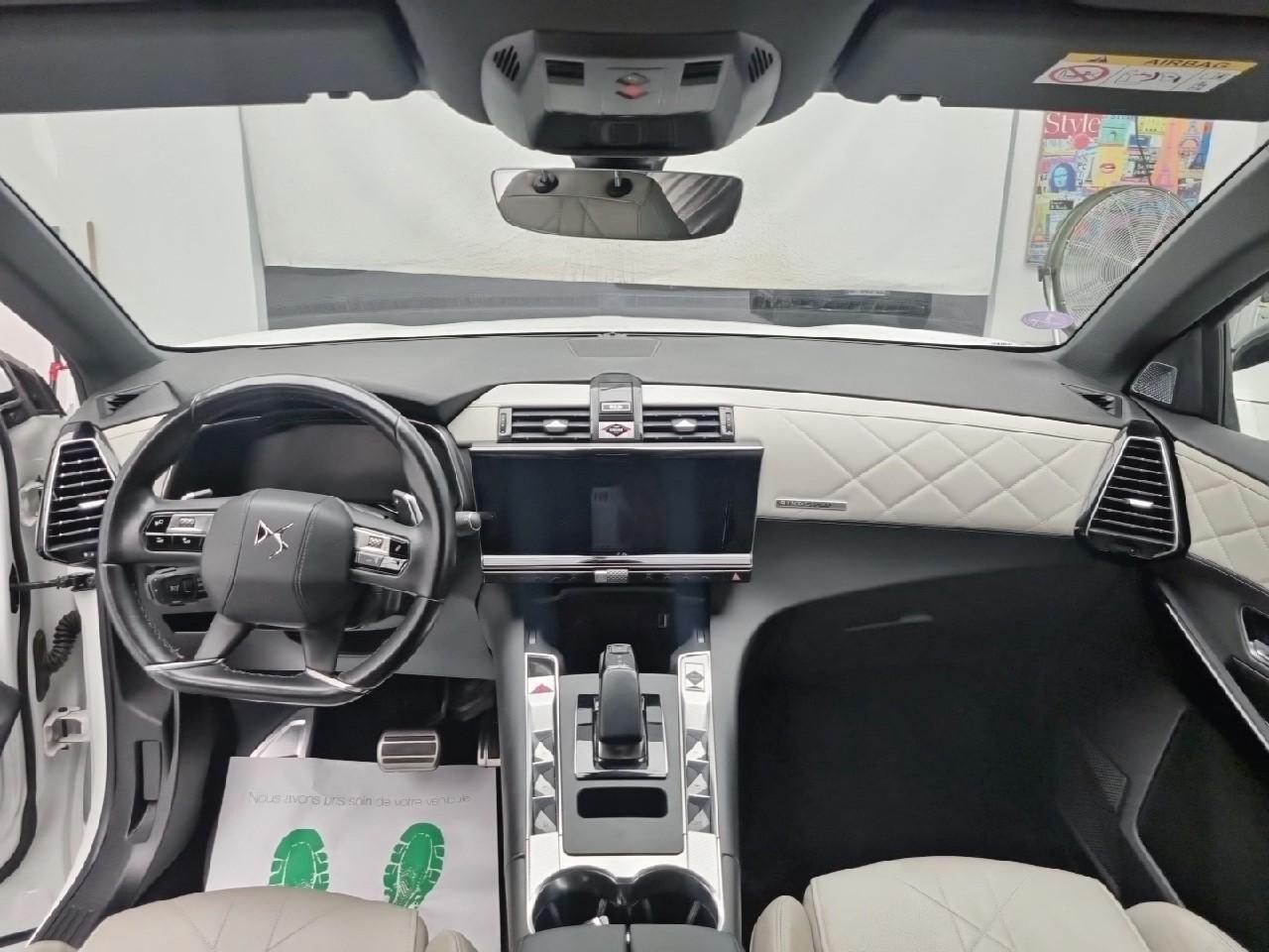 Ds Ds 7 crossback crossback hybride e-tense 300 eat8 4x4 rivoli — photo 12