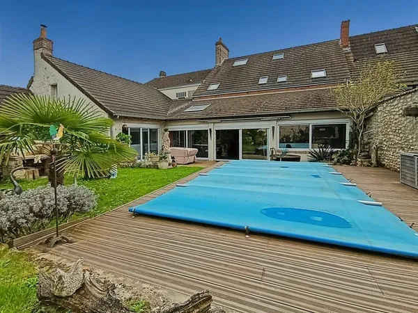 Maison avec piscine et appartement