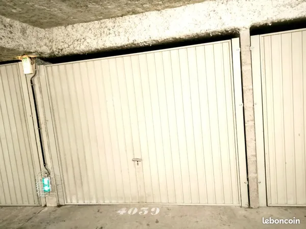 Box fermé résidence sécurisée à 2 min de la gare Cergy le haut