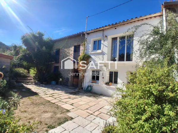 125 m² Hab + 2 studios de 23 m², terrain 384 m²