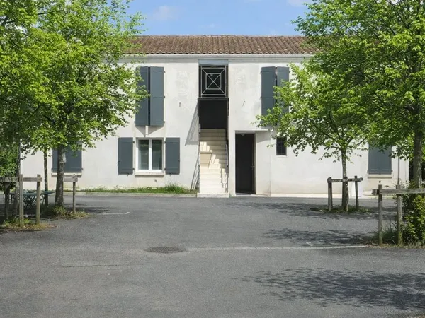 Bel appartement dans residence calme