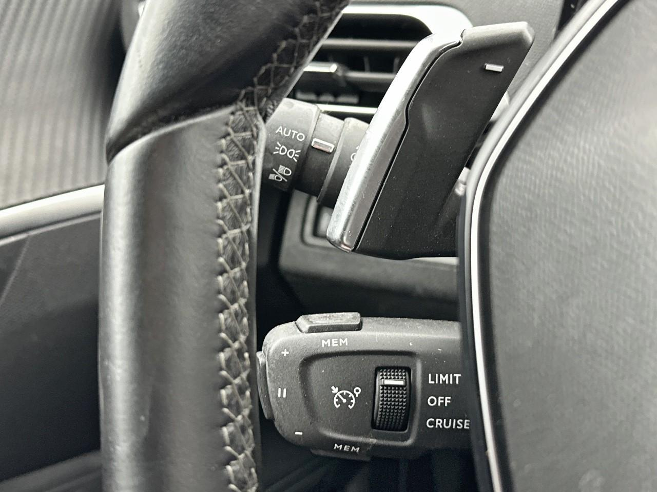 Peugeot 3008 hybrid 225 e-eat8 allure — photo 17