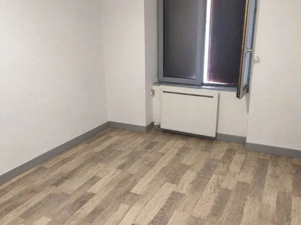 Studio à vendre à Gap-27m2 au total avec annexe-70 000