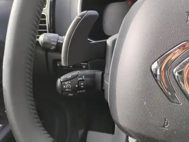 Citroën C5 Aircross hybride rechargeable 225 e-eat8 plus — photo 17
