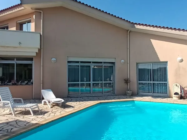 Maison 6 pièces 180 m²
