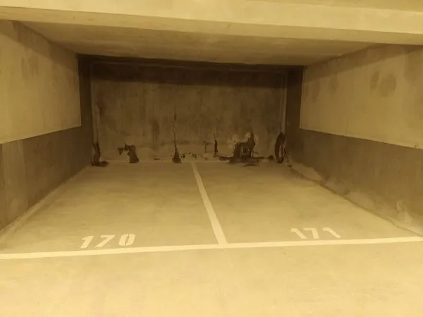 Parking 12 m²