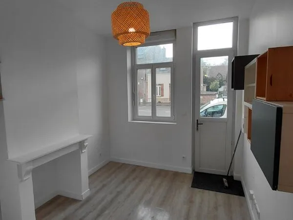 🏡 À louer - Maison avec cour et cave à Amiens quartier Saint Pierre