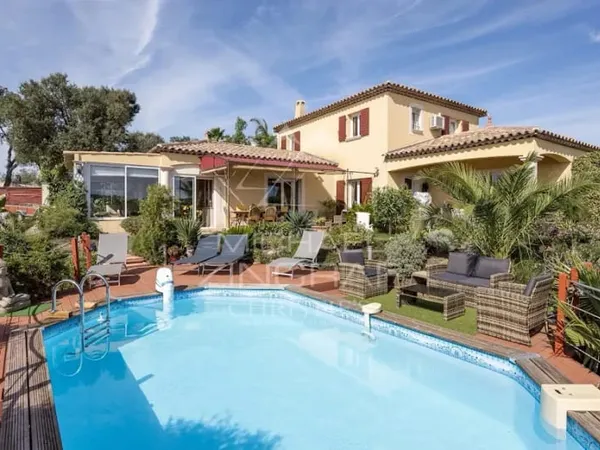 Maison 5 pièces 170 m²