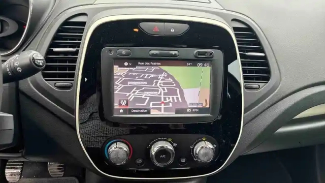 Renault Captur dci 90 energy — photo 16