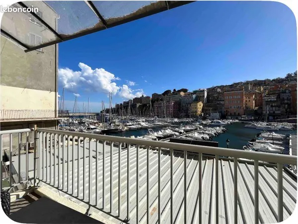 Appartement vieux port de Bastia avec terrasse