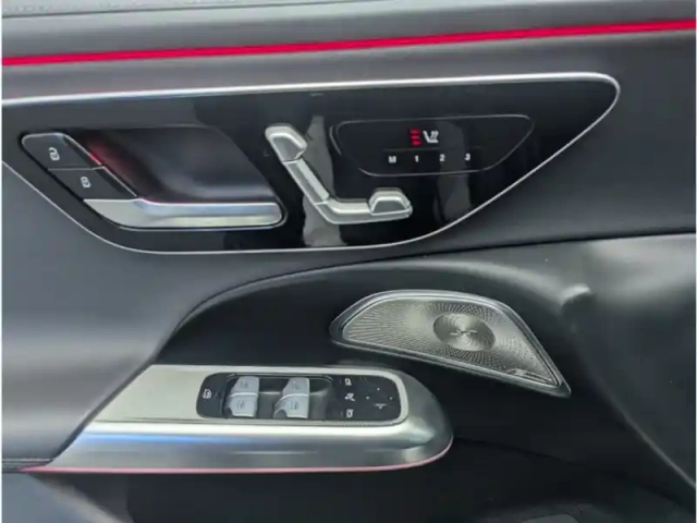 Mercedes Classe E berline 300 de hybrid eq amg line — photo 22