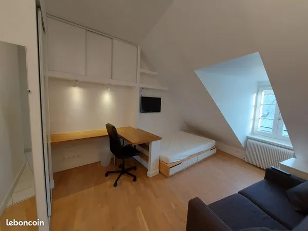 Loue meublé, 28m2 en parfait état, quartier chaussée d'Antin/Lafayette, 6ème étage avec ascenseur