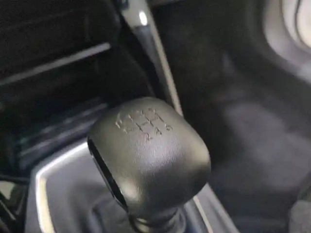 Peugeot 2008 puretech 130 s&amp;s bvm6 — photo 14