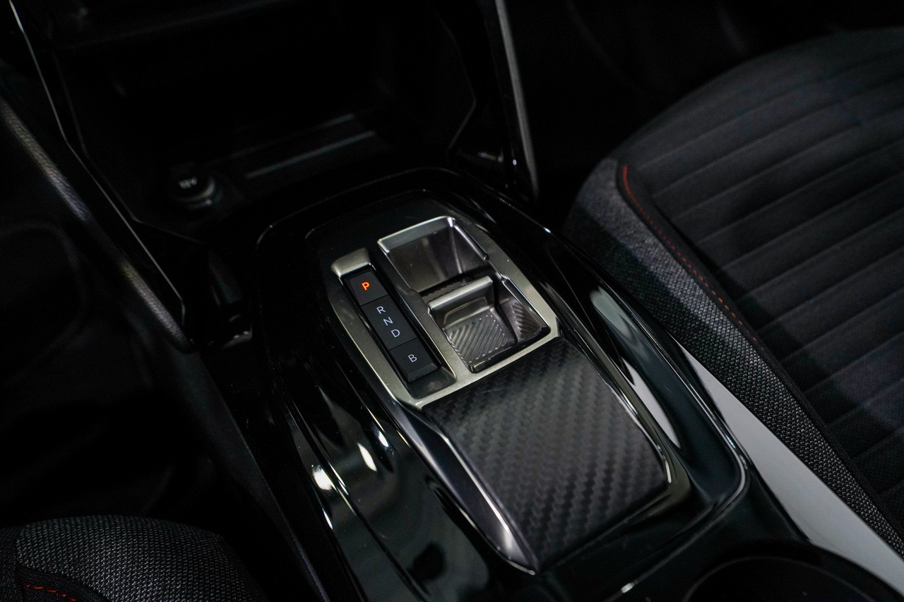 Peugeot 208 — photo 23
