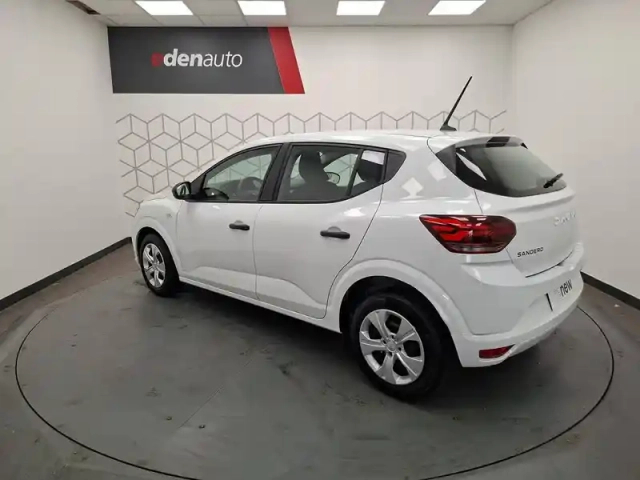 Dacia Sandero sce 65 — photo 4