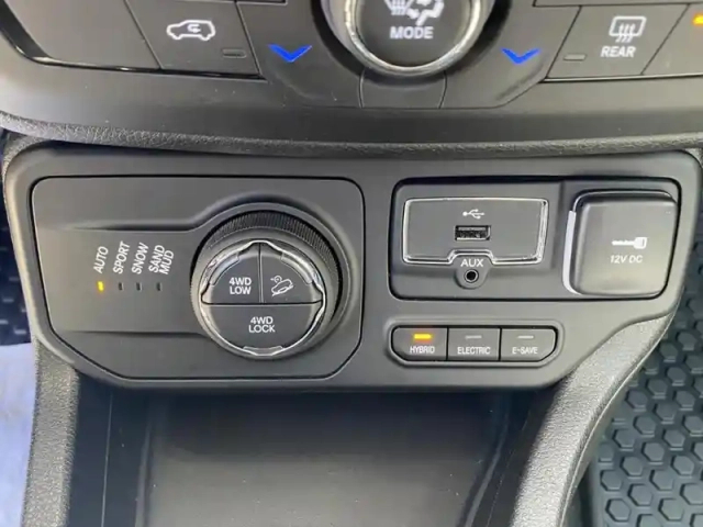Jeep Renegade 1.3 t4 240h 180 4xe phev hybrid 11.4 kwh e-awd awd bva upland — photo 23