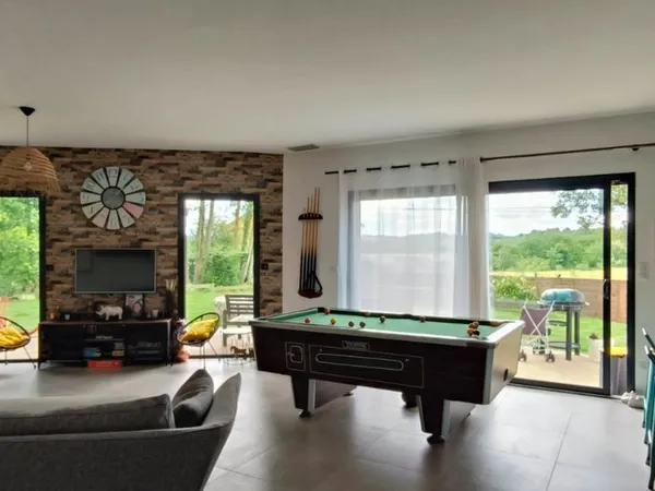 Villa à la campagne proche commerces