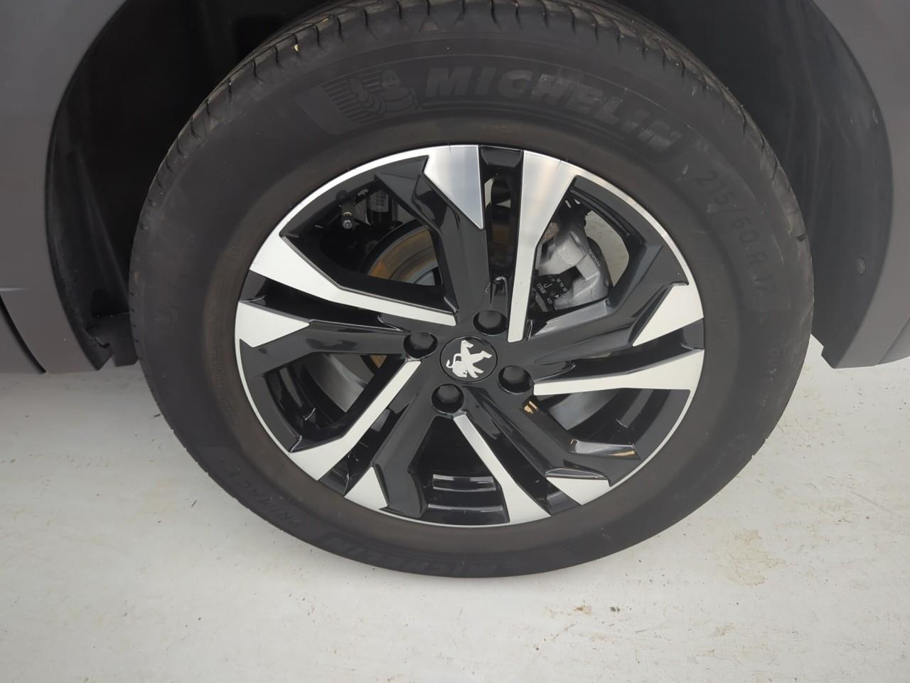 Peugeot 2008 puretech 100 s&s bvm6 allure — photo 23
