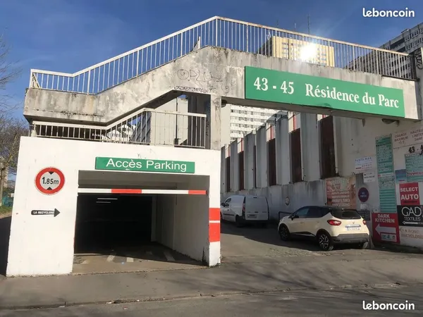 Parking sécurisé - Bel Est - 70/mois CC - Dispo immédiate