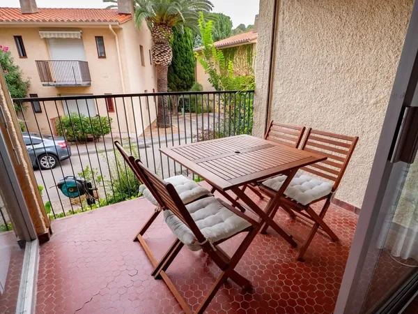 COLLIOURE - APPARTEMENT AVEC PARKING, LOGGIA ET VUE SUR LE FORT SAINT-ELME