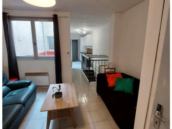 F4 Vieux Lille avec cour privative