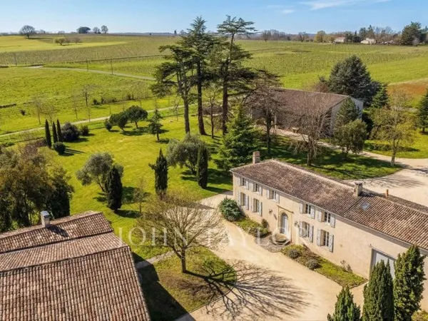 Château 8 pièces 200 m²