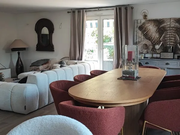 Location meublée - Duplex de 129 m2 avec jardin et jaccuzi