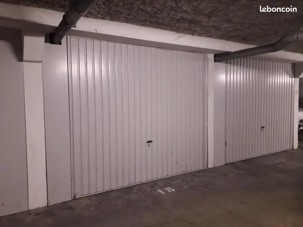 Garage/box 12 m² Merignac