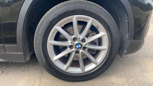 BMW X1 sDrive 18i 140 - Business Design – 2019 – 97629 km – Essence – Boîte Manuelle — photo 32