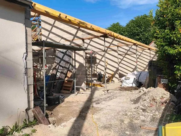 Local - Maison - Copro - 255 m² - travaux -